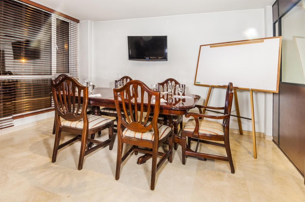 Hotel 51 Plaza Богота Екстериор снимка