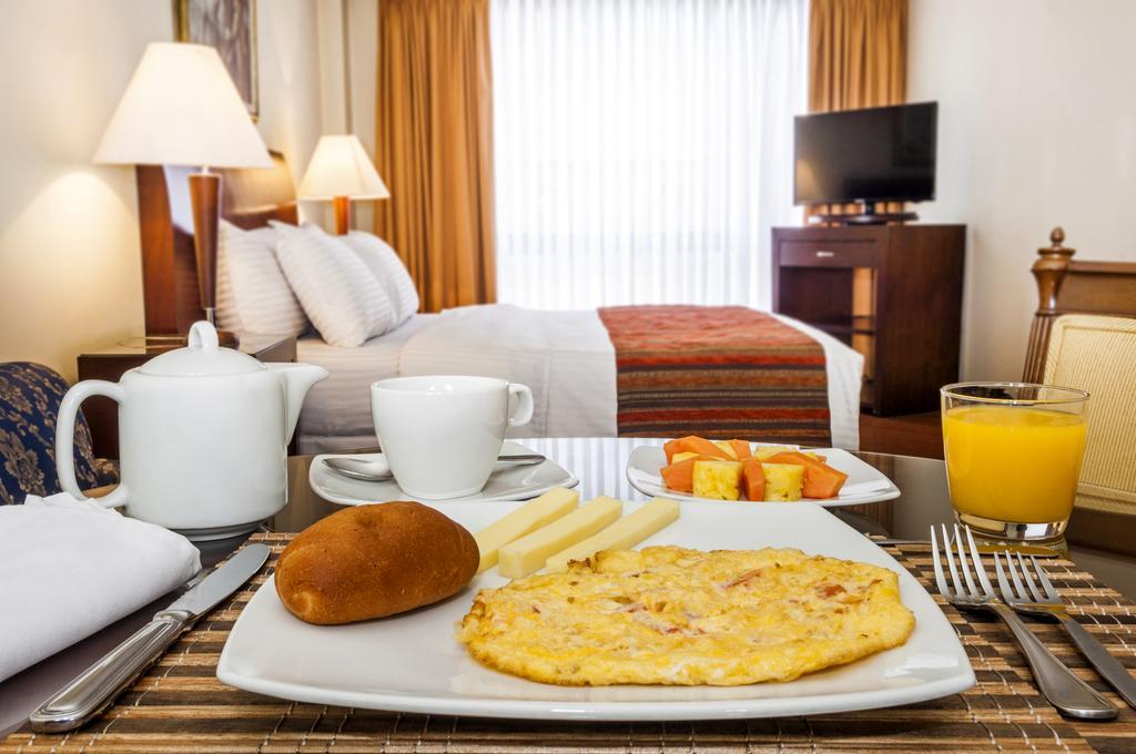 Hotel 51 Plaza Богота Екстериор снимка