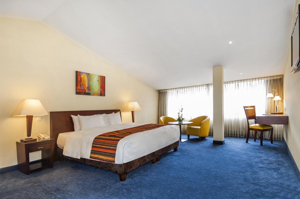 Hotel 51 Plaza Богота Екстериор снимка