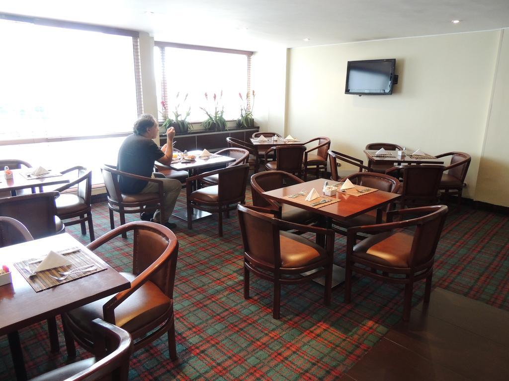 Hotel 51 Plaza Богота Стая снимка